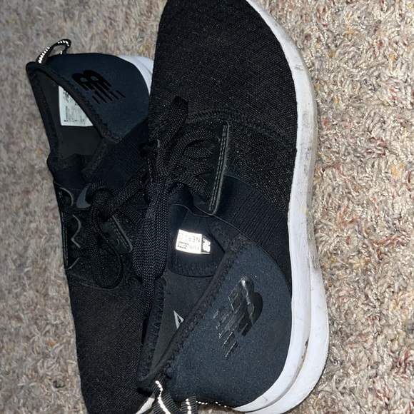 New Balance shoes, black, size 9, like new. - Picture 3 of 3